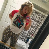 Hunter McGrady taking a selfie