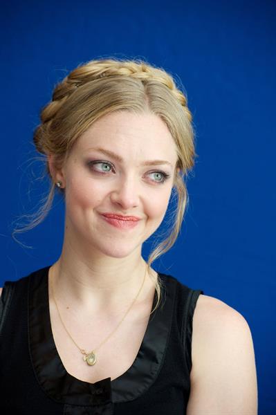 Amanda Seyfried portrait In Time press conference in Beverly Hills on October 15, 2011
