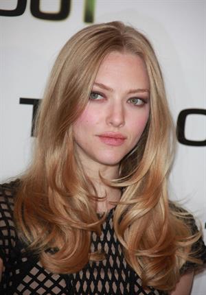Amanda Seyfried Time Out photocall at Bristol Hotel in Paris on November 4, 2011 