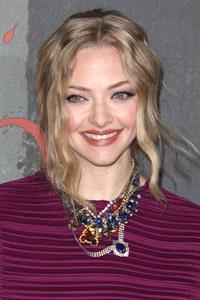 Amanda Seyfried Los Angeles premiere of Red Riding Hood at Graumans Chinese Theatre on March 7, 2011