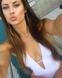 Hannah Stocking taking a selfie