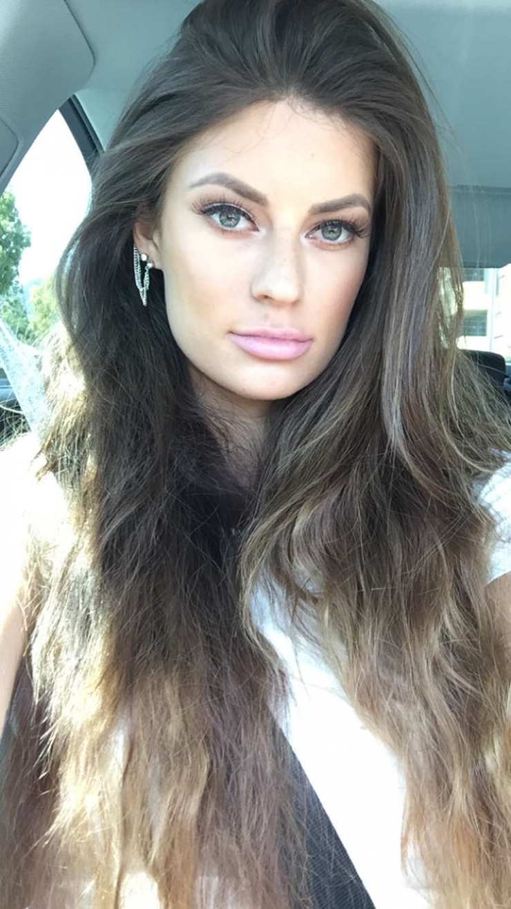 Hannah Stocking taking a selfie