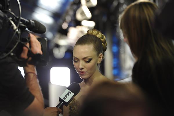 Amanda Seyfried 'Les Miserables' premiere in New York 12/10/12 