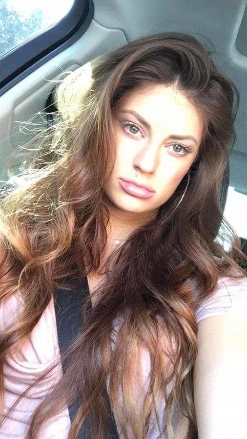 Hannah Stocking taking a selfie