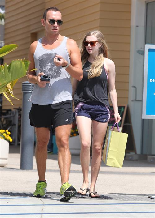 Amanda Seyfried Shopping In Los Angeles June 5, 2012