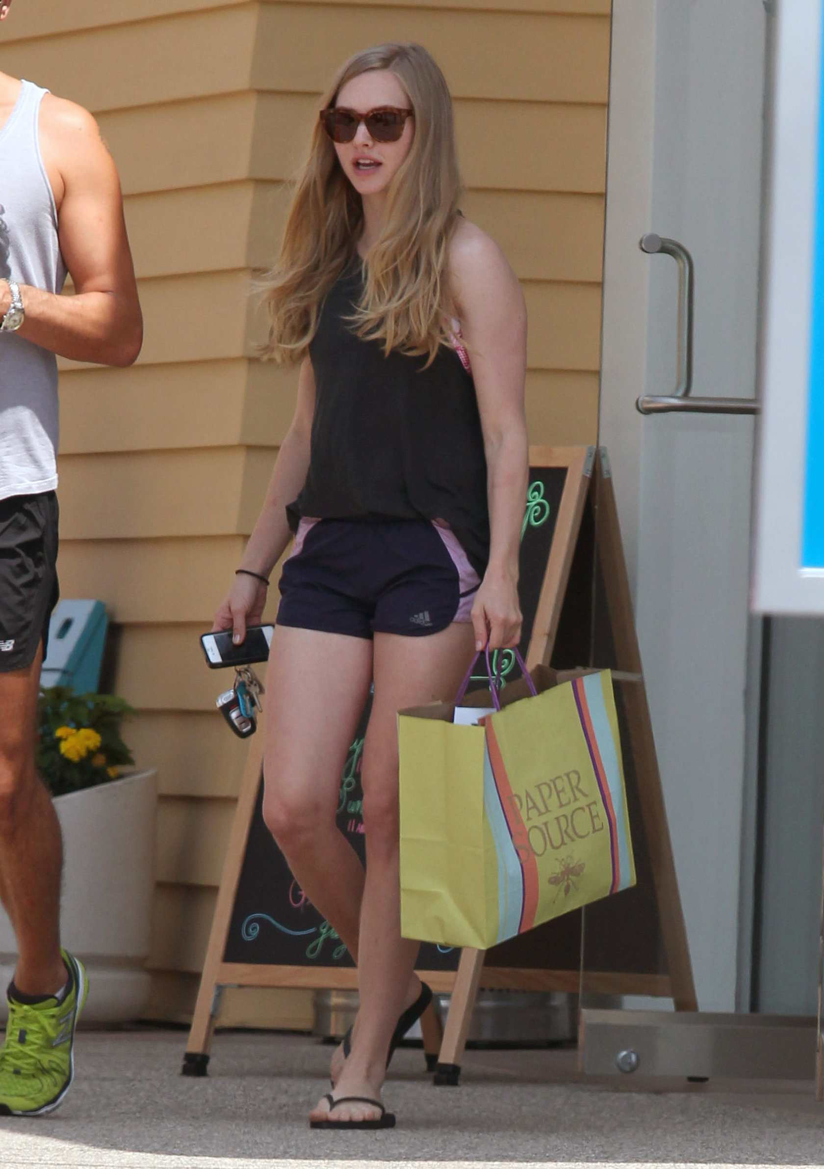 Amanda Seyfried Pictures Amanda Seyfried Shopping In Los Angeles June 5, 2012