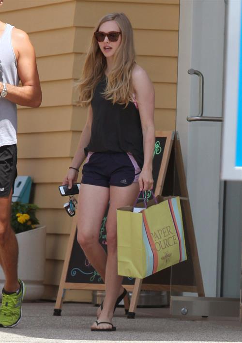 Amanda Seyfried Shopping In Los Angeles June 5, 2012