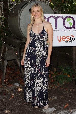 Amy Smart Environmental Media Assoc Organic Garden Lunch in Los Angeles on May 26, 2010 