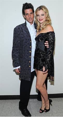 Amy Smart Nothing Hurts Like Love video shoot 