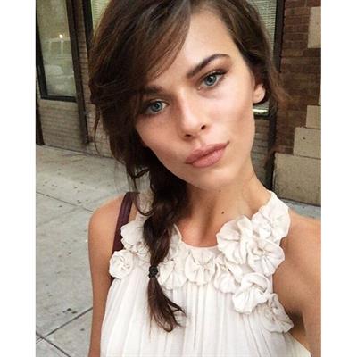 Georgia Fowler taking a selfie