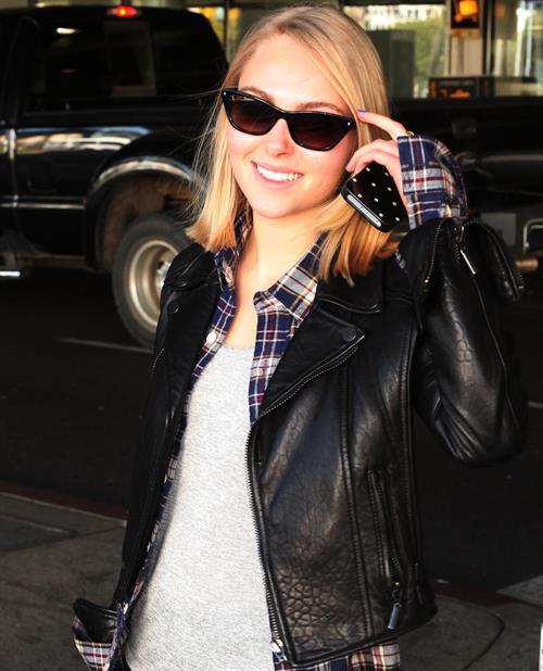 AnnaSophia Robb – at LAX Airport 1/12/13  