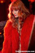 Playboy Cybergirl - Dominique Jane Nude at the bar (red lighting)