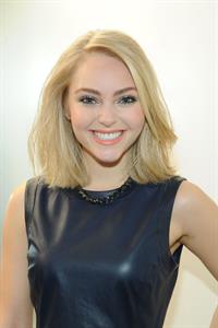 AnnaSophia Robb - Portraits At The Today Show In New York January 24, 2013 