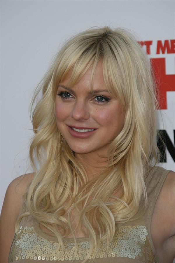 Anna Faris premiere of You Don't Mess With the Zohan 