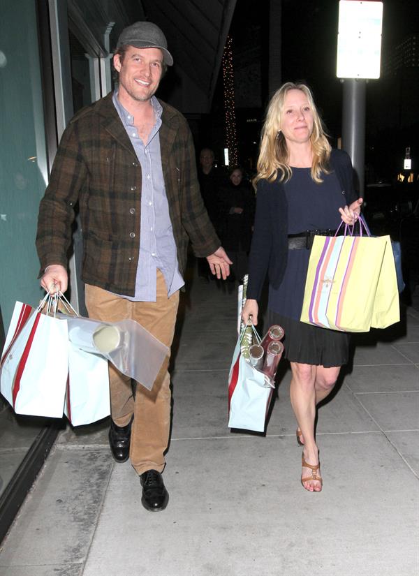 Anne Heche shops at the Paper Store in Beverly Hills on December 7, 2011 