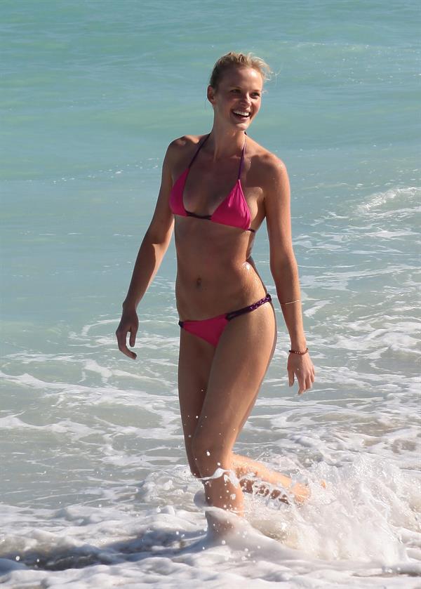 Anne Vyalitsyna bikini candids in Miami 11/23/12 