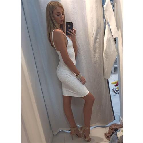 Aleksandra Nikolic taking a selfie