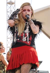 Avril Lavigne – iHeartRadio Music Festival 9/21/13  