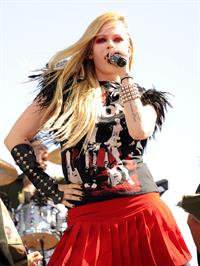 Avril Lavigne – iHeartRadio Music Festival 9/21/13  
