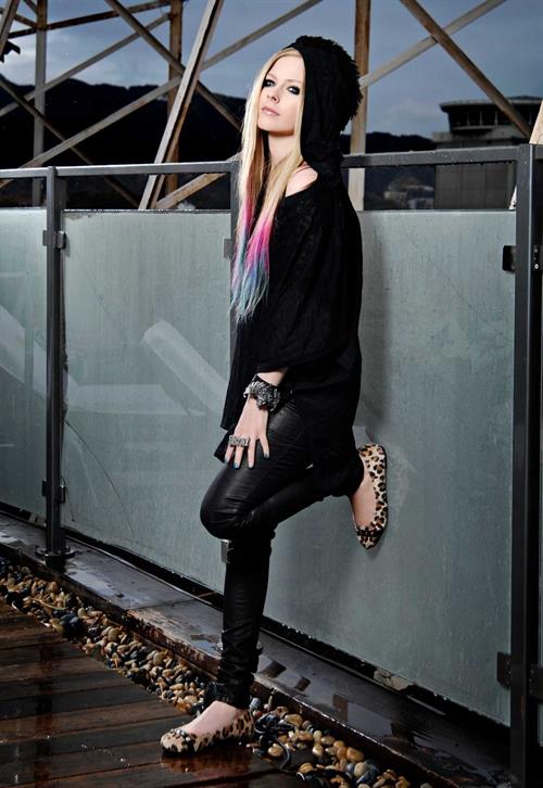 Avril Lavigne Abbey Dawn photoshoot 2012