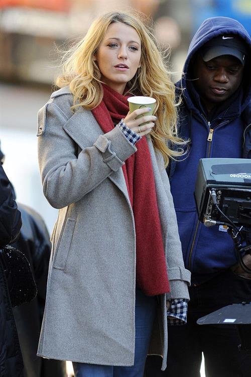 Blake Lively The Set of Gossip Girl in New York - October 11, 2012 