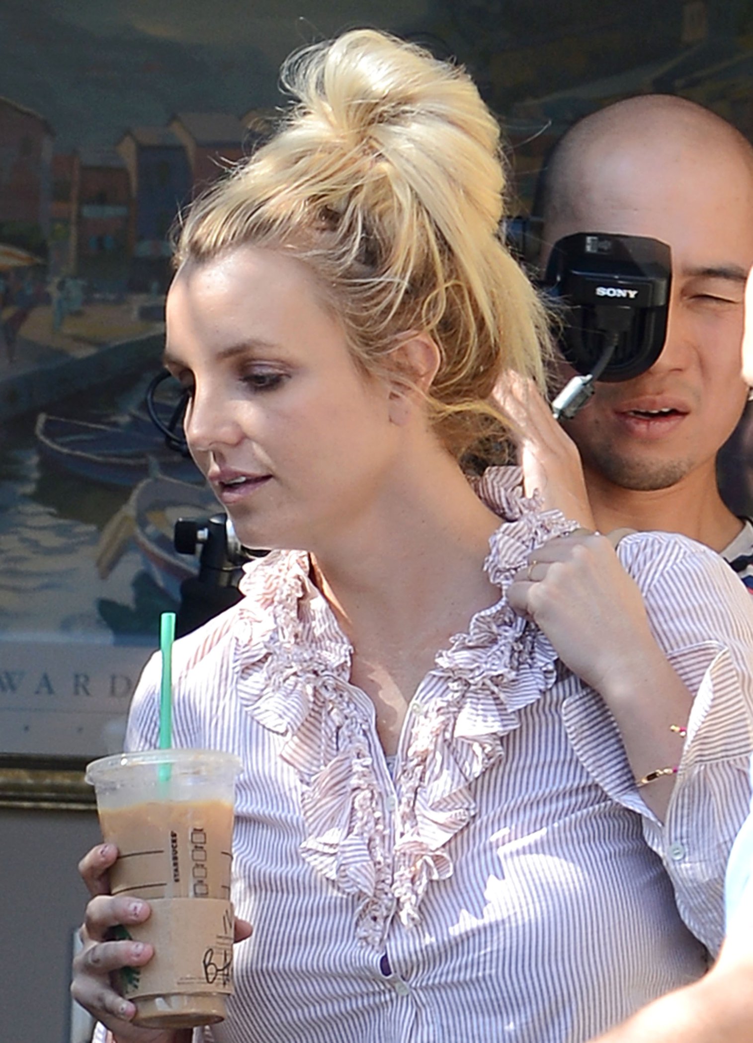 Britney Spears leaving dance studio in Sherman Oaks, on October 24, 2013