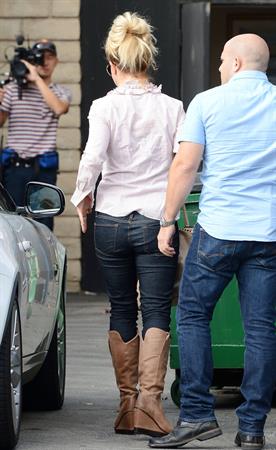 Britney Spears leaving dance studio in Sherman Oaks, on October 24, 2013
