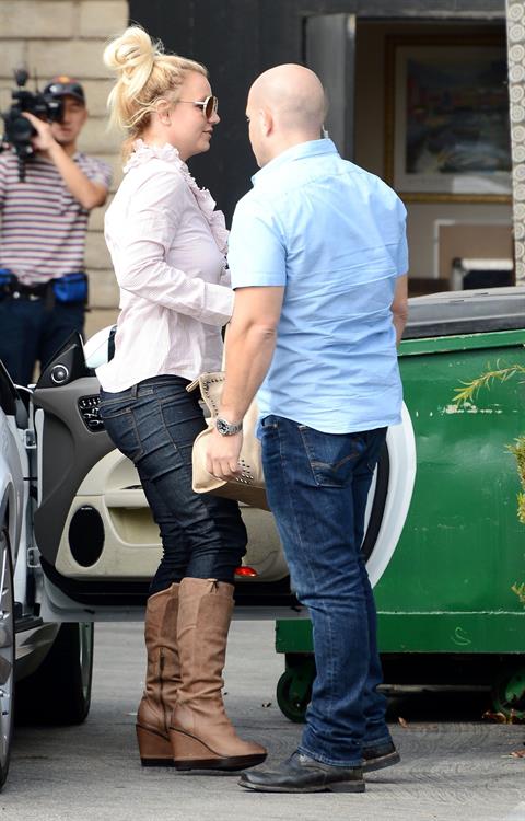 Britney Spears leaving dance studio in Sherman Oaks, on October 24, 2013