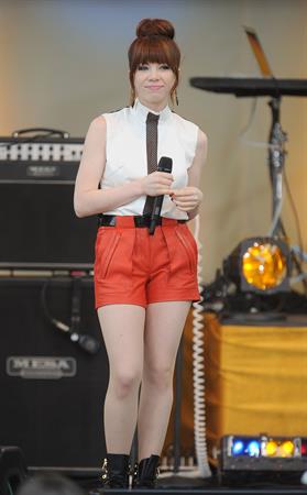 Carly Rae Jepsen - Performs Live as Part of Good Morning America's 2013 Summer Concert in New York City (14.06.2013) 