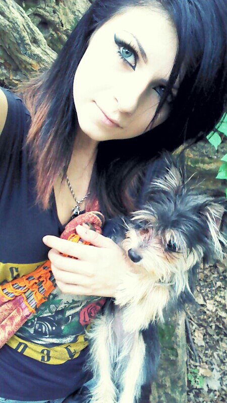 Neon Lynxie taking a selfie