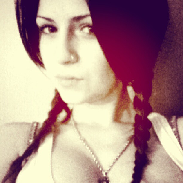 Neon Lynxie taking a selfie