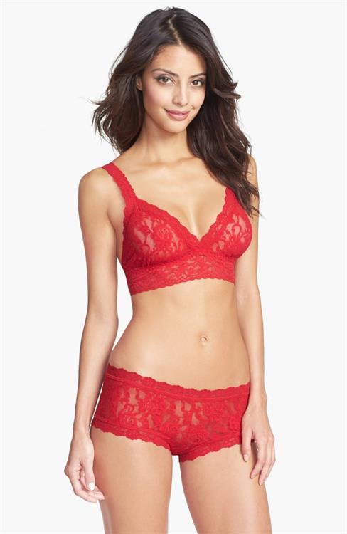 Mayra Suárez in lingerie