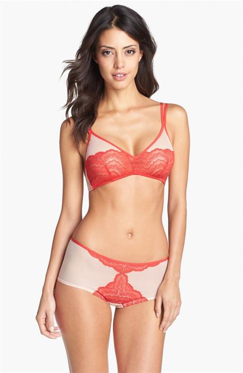 Mayra Suárez in lingerie