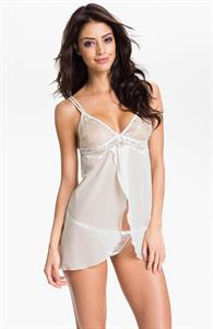 Mayra Suárez in lingerie