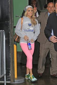 Carrie Underwood “Good Morning America” departure candids in New York, November 1, 2013 