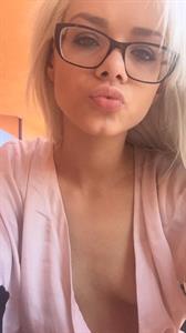 Elsa Jean taking a selfie