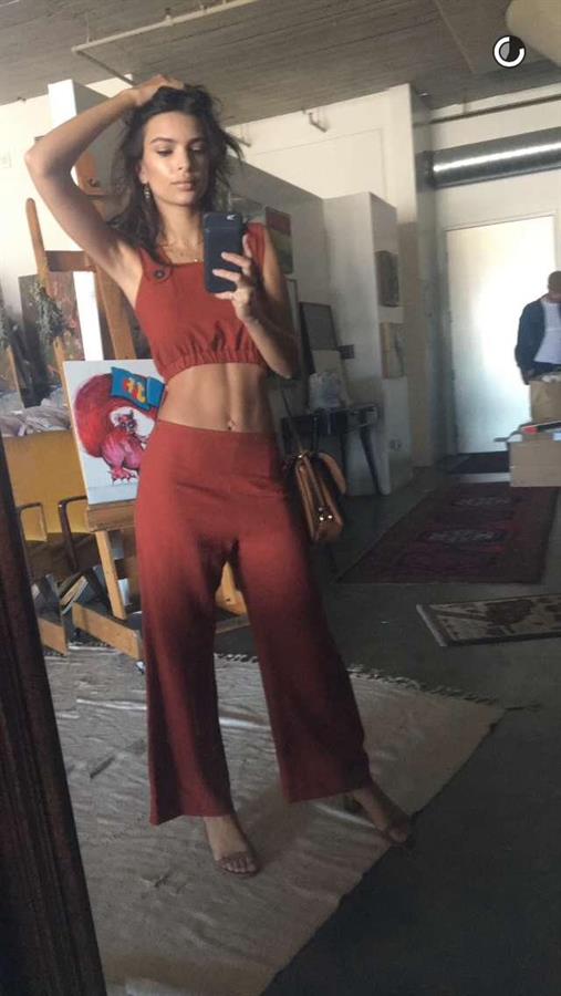 Emily Ratajkowski taking a selfie