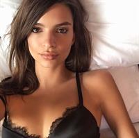 Emily Ratajkowski taking a selfie