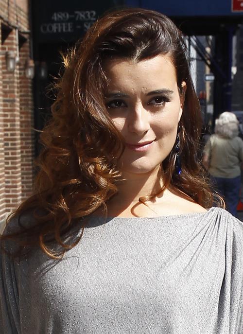 Cote De Pablo outside the Ed Sullivan Theater for Letterman on April 25, 2011 