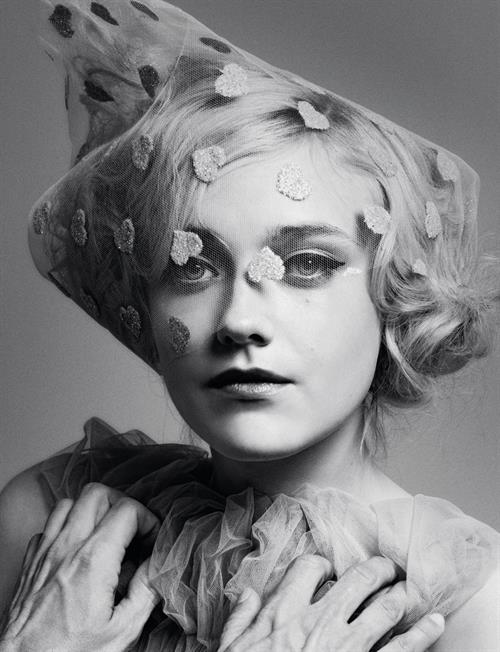Dakota Fanning Wonderland magazine Apr/May 2012 