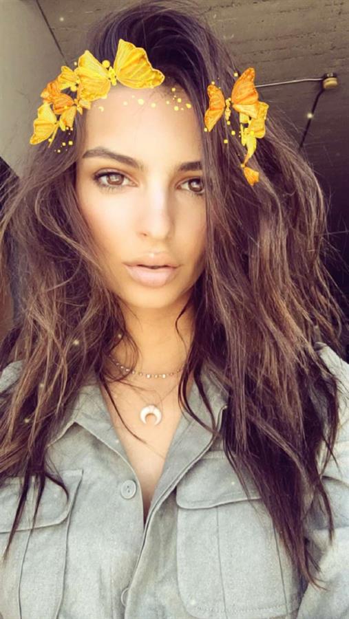 Emily Ratajkowski taking a selfie