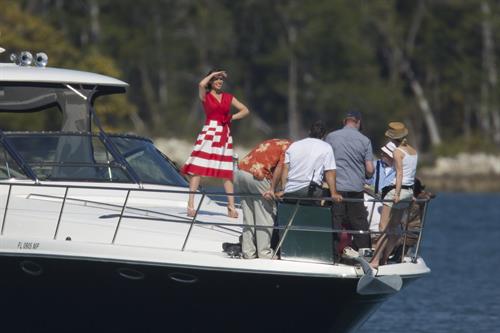 Dannii Minogue swimsuit photoshoot candids in Miami in January, 2011