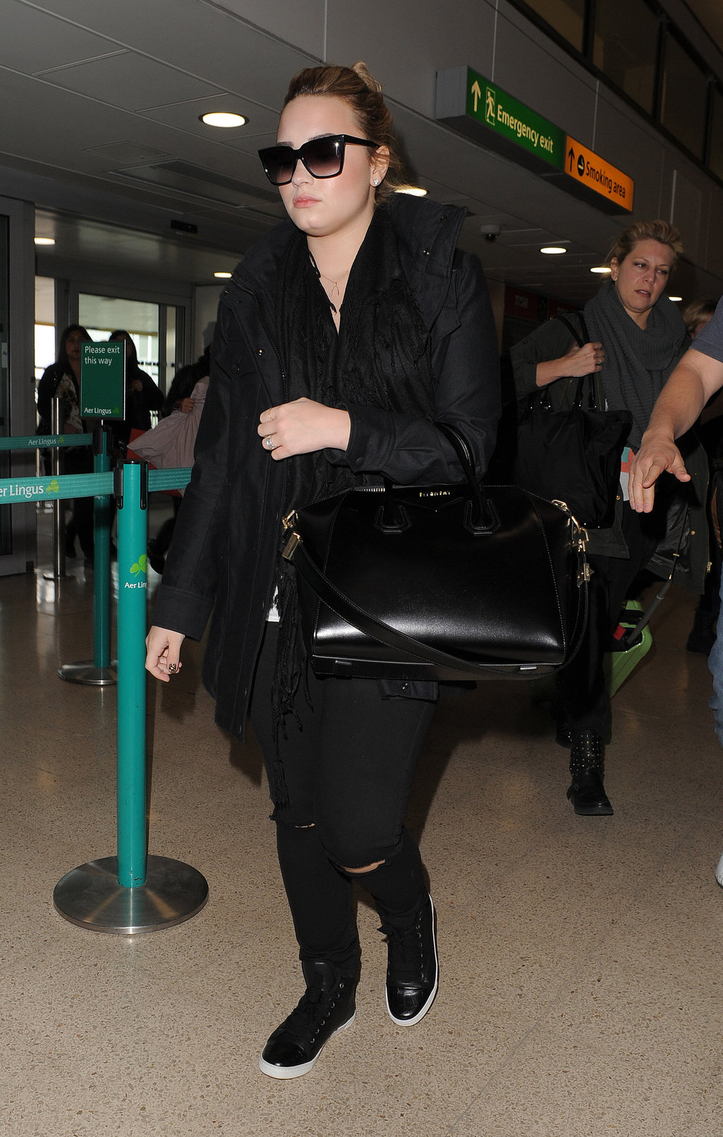 Demi Lovato - Leaves London Heathrow Airport in London (01.06.2013) 