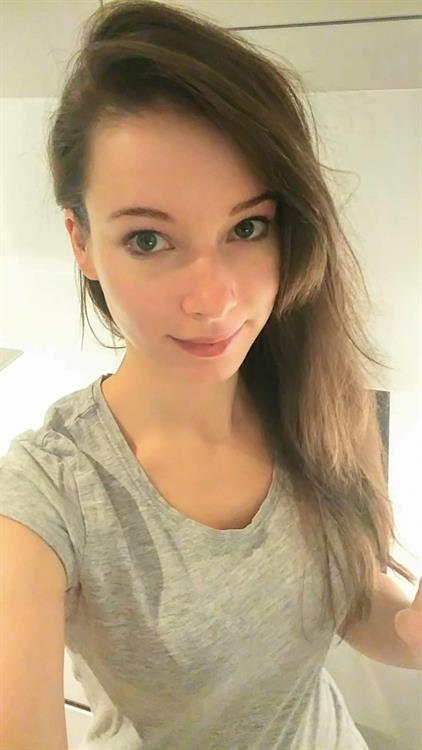 Enji Night taking a selfie