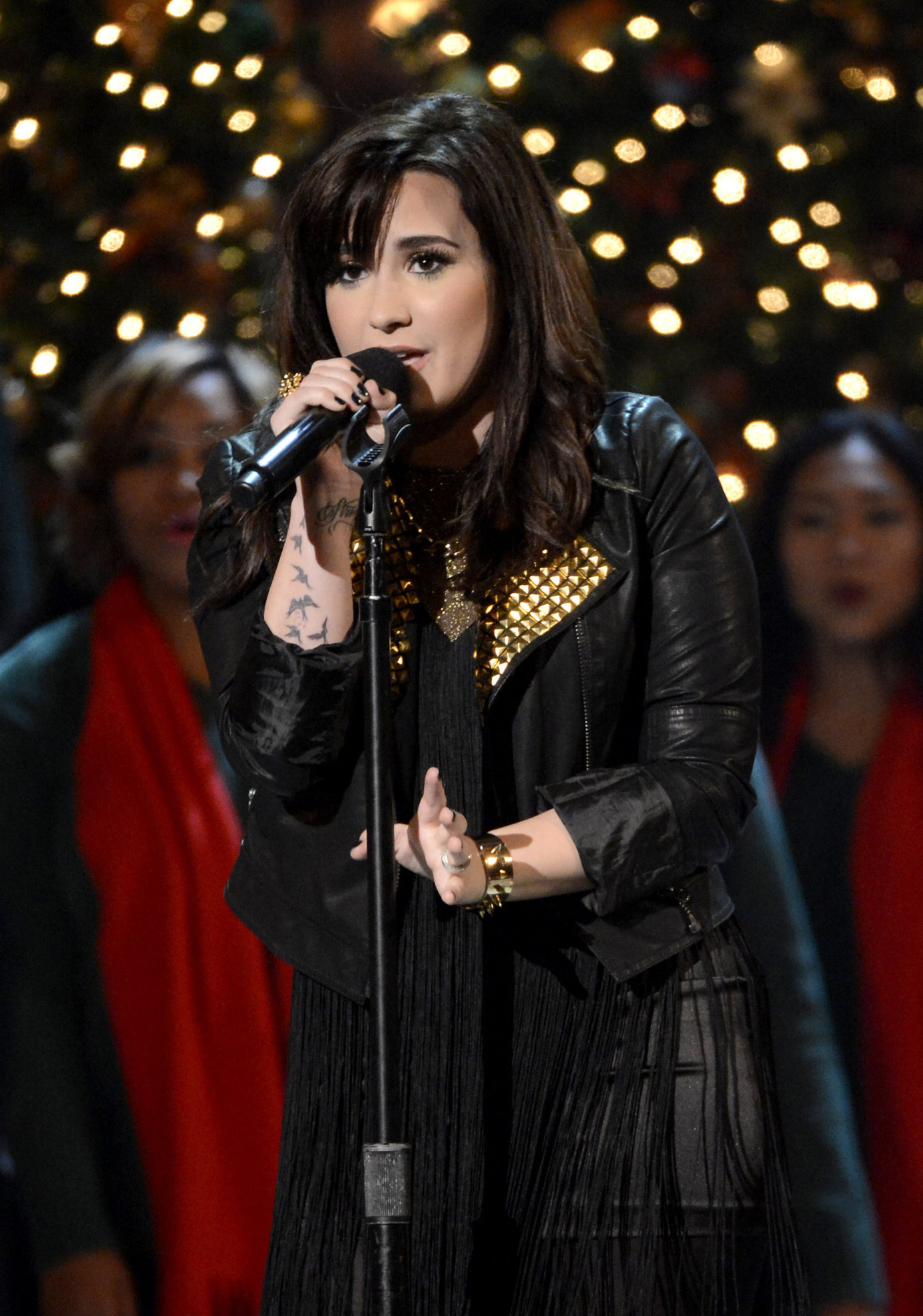 Demi Lovato TNT Christmas 2012 @ the National bldg Museum in WA 12/9/12 