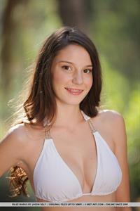 Rylee Marks washes a car for Met-Art