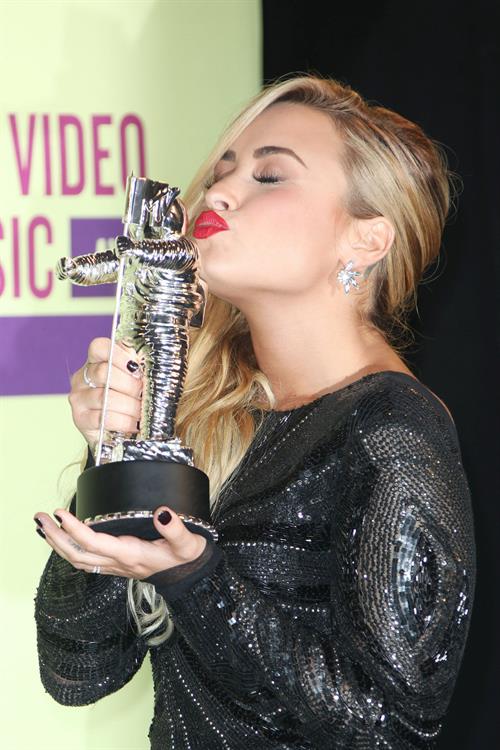 Demi Lovato - MTV Video Music Awards in Los Angeles - September 6, 2012