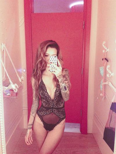 Jenah Yamamoto in lingerie taking a selfie