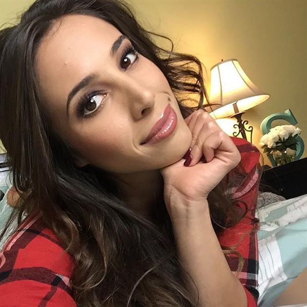 Sierra Dallas taking a selfie