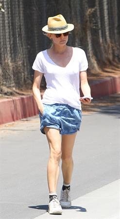 Diane Kruger Taking a Sunday stroll in Hollywood 11.08.13 